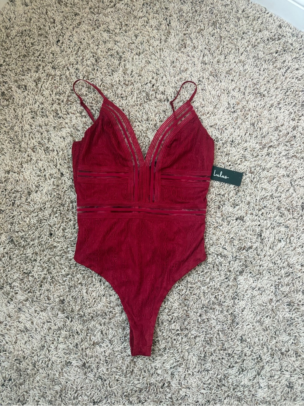 Lulus Casita Wine Red Lace feminine sheer Sleeveless Bodysuit NWT size small